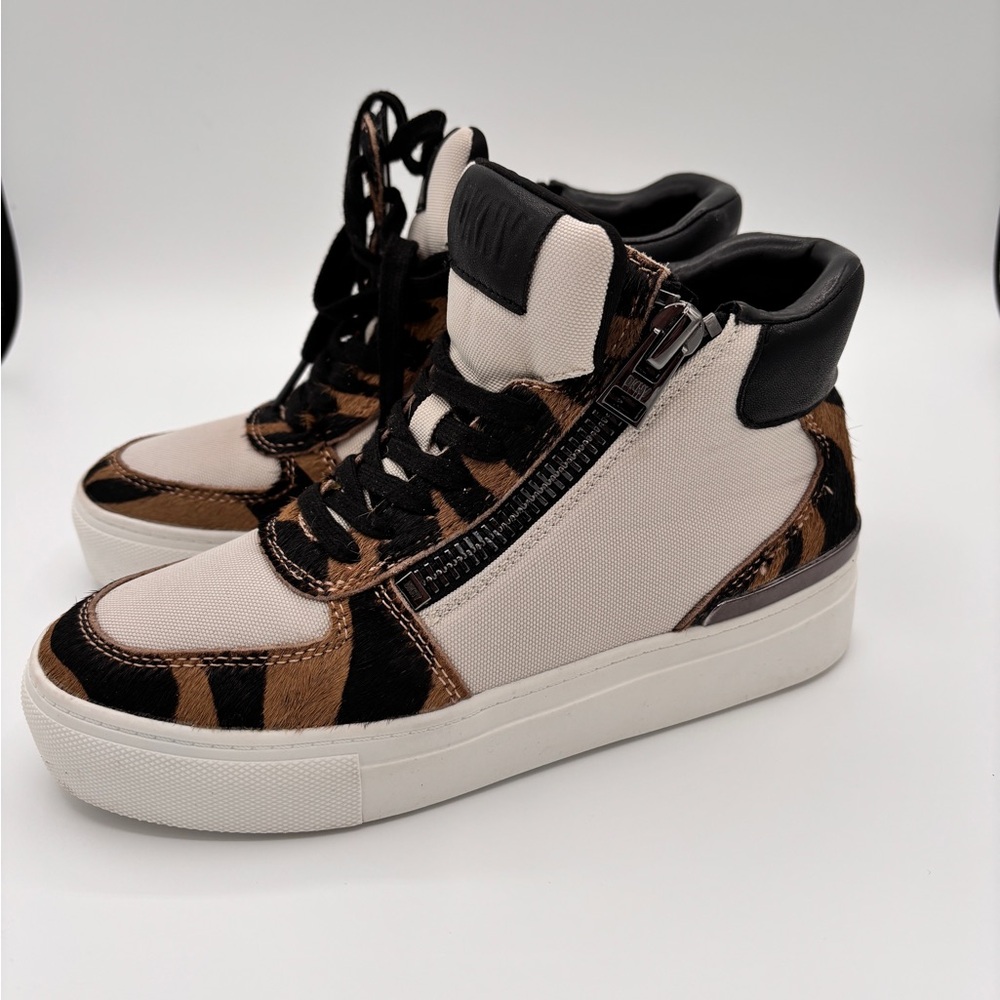 DKNY Women's Cindell Lace-up Size 5.5 M Tiger Strips Zipper Sneakers - Picture 11 of 11